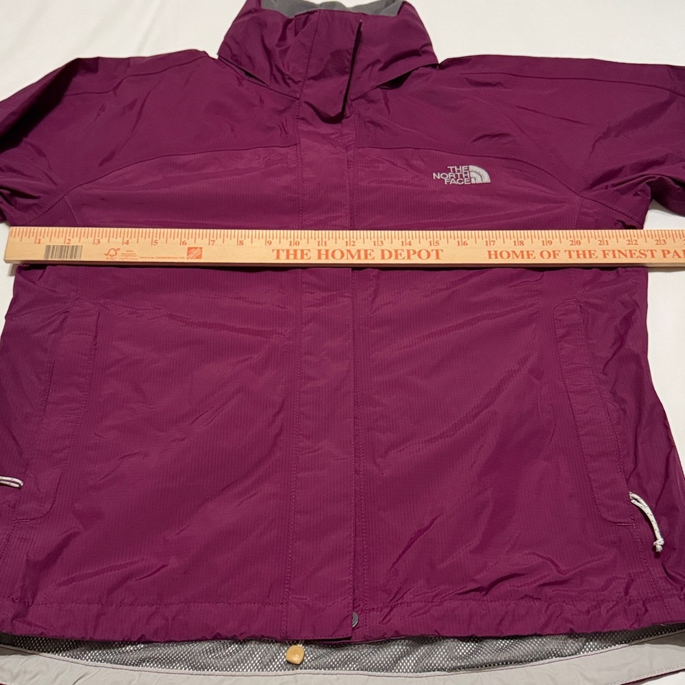 The North Face Women's Magenta Jacket with Packable Hoodie M - Picture 3 of 8
